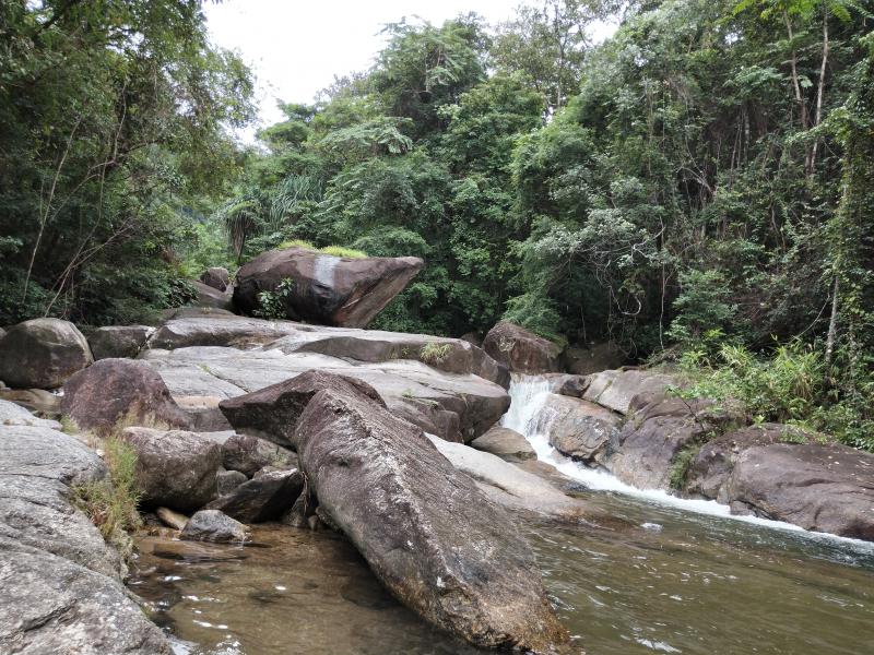 ย่านตาขาว น้ำตกสายรุ้ง